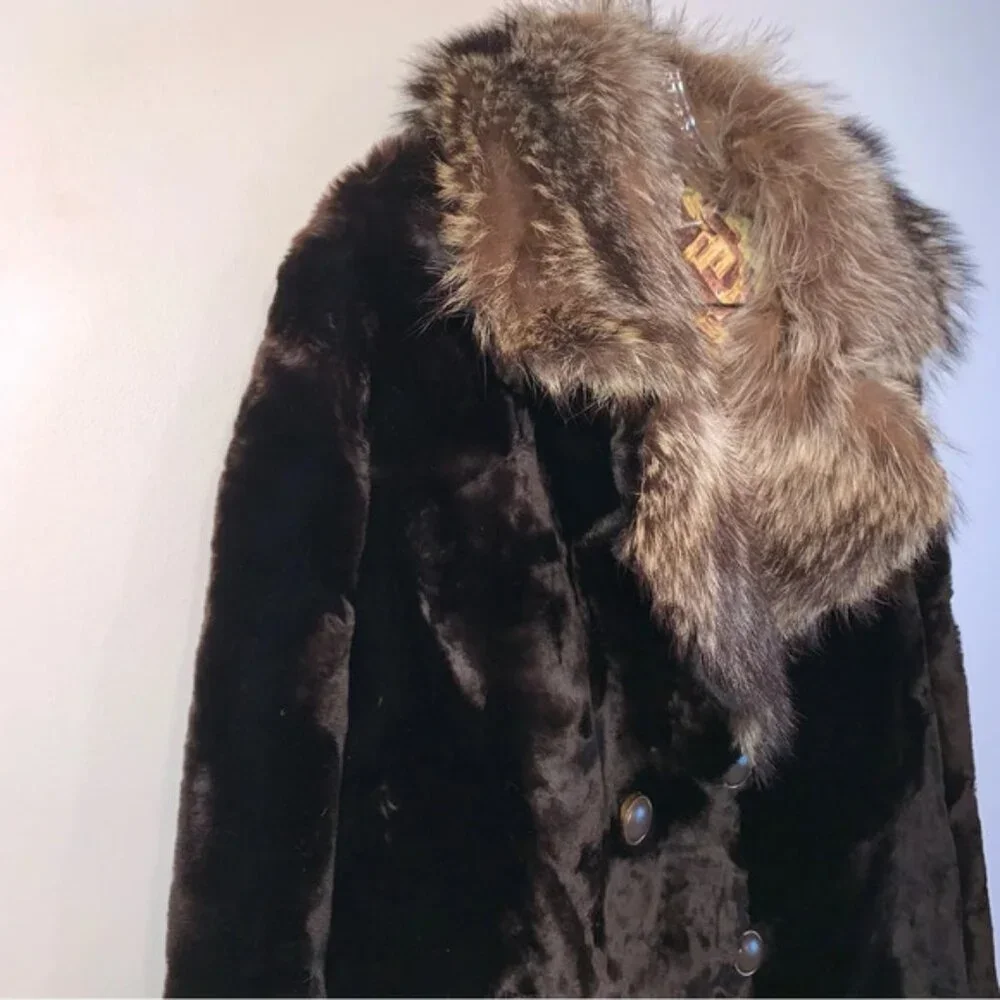 Vintage Daytons Calgary Fur Coat Mid Length - Picture 8 of 12